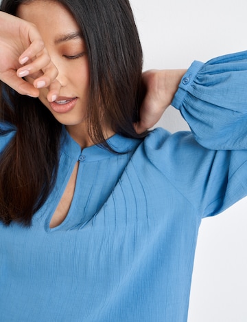 TAIFUN Kleid in Blau