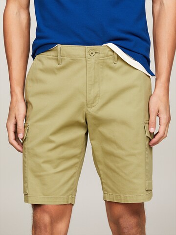 Regular Pantalon cargo 'Harlem' TOMMY HILFIGER en vert : devant