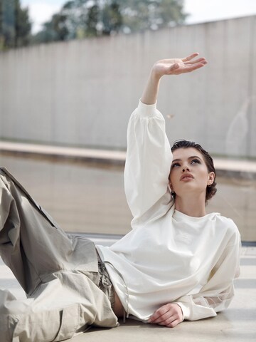 Chemisier 'ELEVATE_ Mei' I want the moon en beige