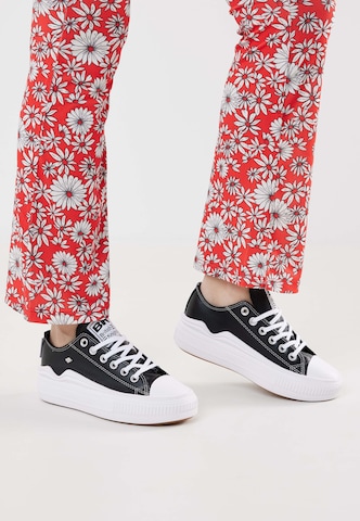 BRITISH KNIGHTS Platform trainers 'Kaya' in Black