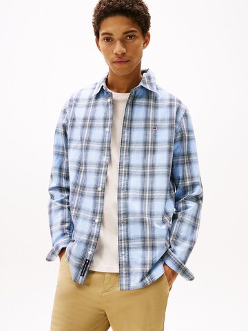 Tommy Jeans Regular fit Overhemd in Blauw: voorkant