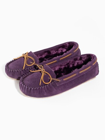 Minnetonka Pantofle 'Cally' – červená