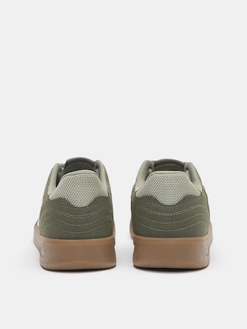 Baskets basses Pull&Bear en vert