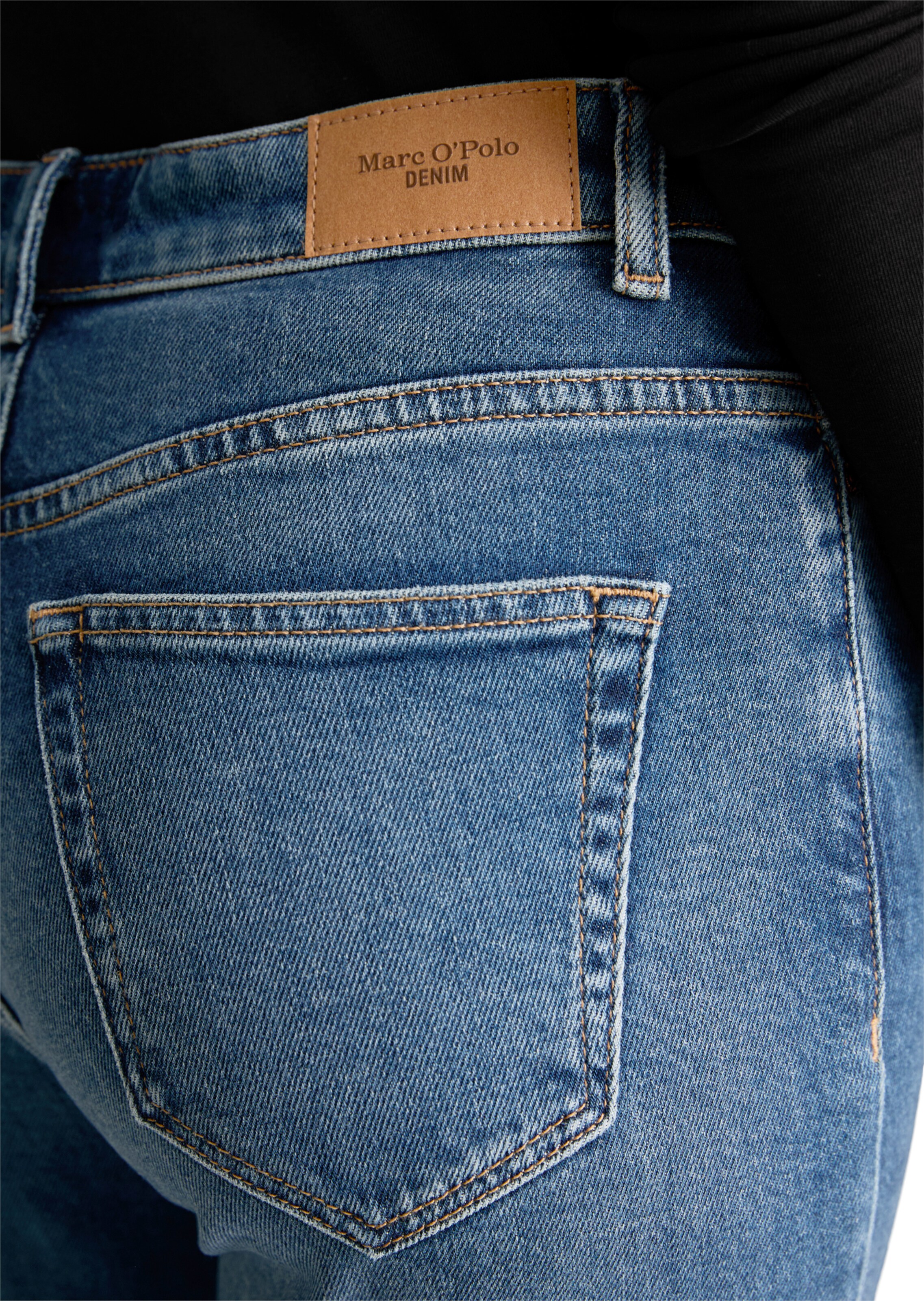 Marc O'Polo DENIM Flared Jeans 'Grethe' in Blue: back
