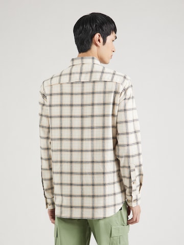Coupe regular Chemise fonctionnelle 'Cornell Woods' COLUMBIA en blanc