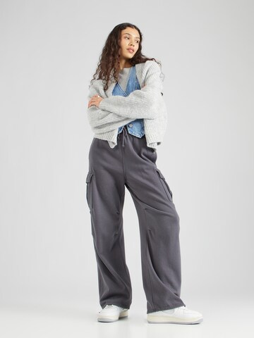 HOLLISTER Loose fit Cargo trousers in Grey