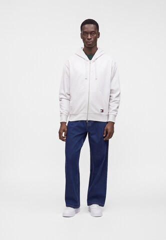 Tommy Jeans - Casaco em moletão 'CLASSICS' em cinzento