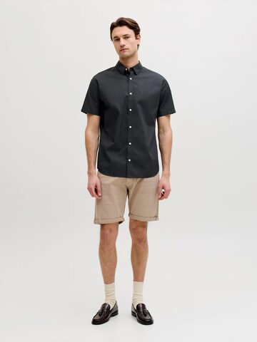 juoda JJ Rebel Patogus modelis Marškiniai 'JREBGAVIN'