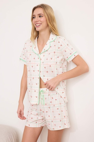 Trendyol Short Pajama Set in White: front