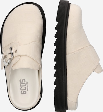 GCDS - Sapato aberto em branco