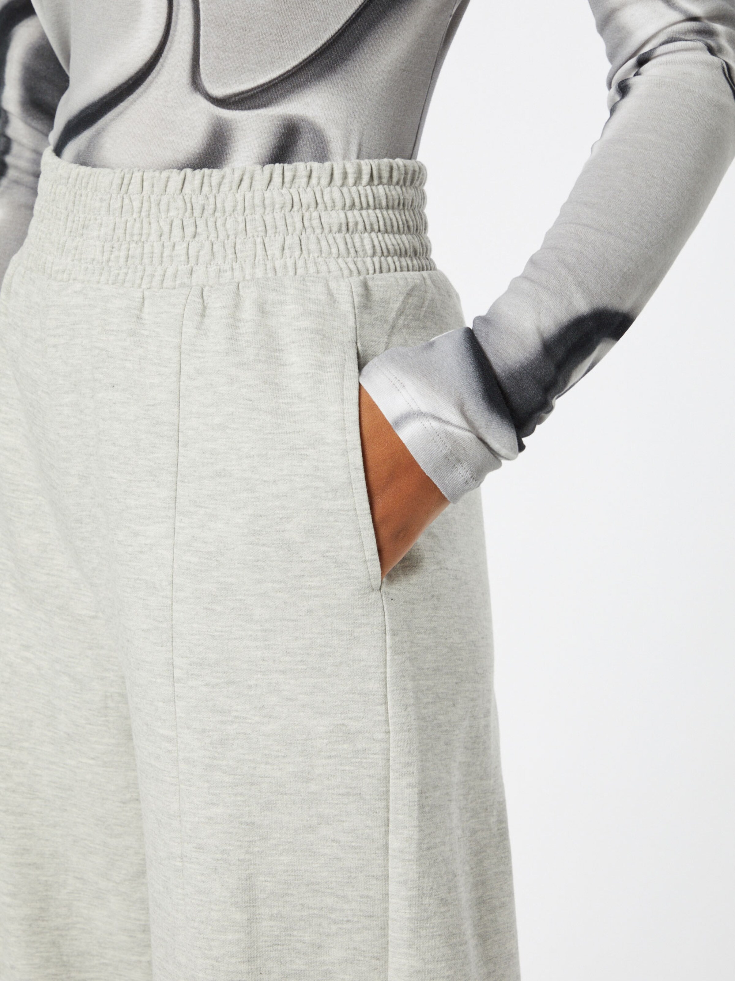 Gina Tricot Hose Louise in Hellgrau Gina Tricot Hose Louise in Hellgrau