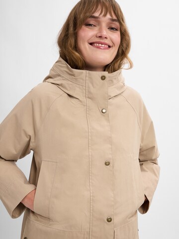 Barbour Between-seasons parka 'Beadnell' in Beige