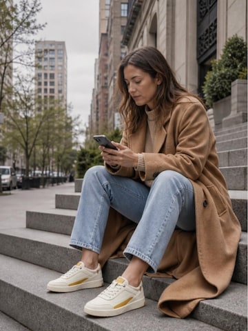 SAOLA Schnürschuh 'Quito W Sand Camel'‌‌ in Beige