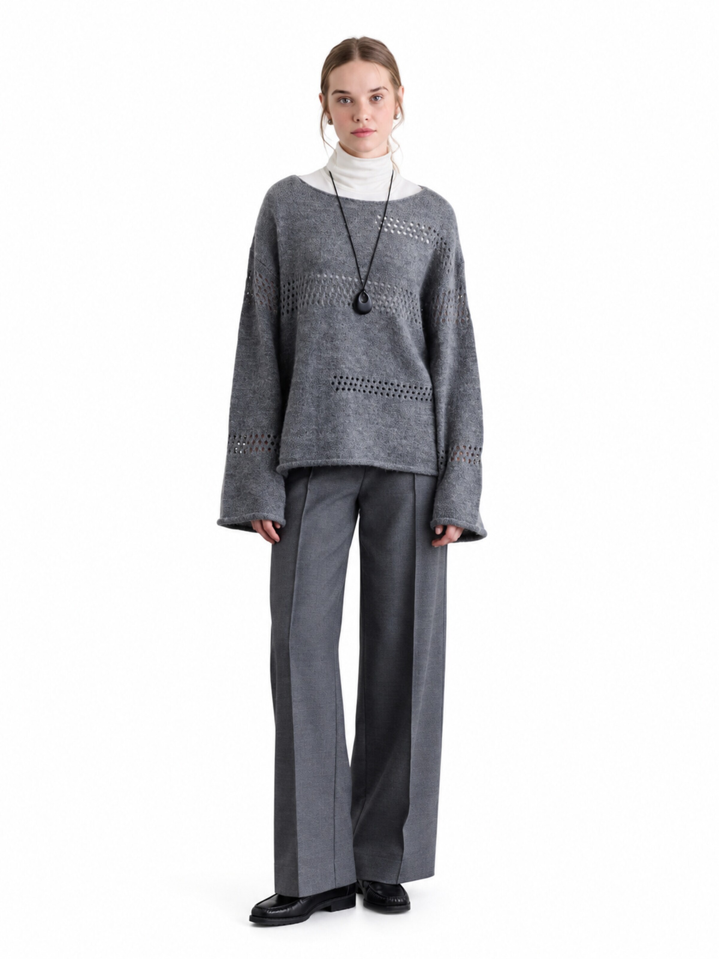 MANUKA Pullover in Grau: Vorderseite