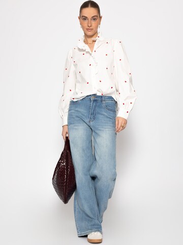 SASSYCLASSY Blouse in White