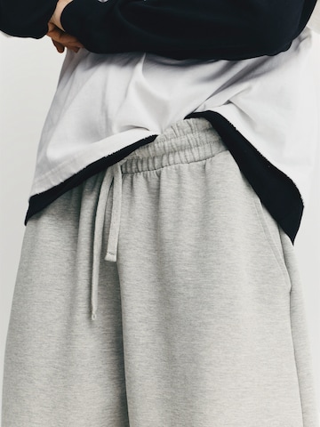 Pull&Bear Wide leg Trousers in Grey