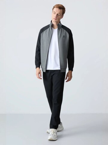 Survêtement 'Aktive Sets' Tommy Life en mélange de couleurs