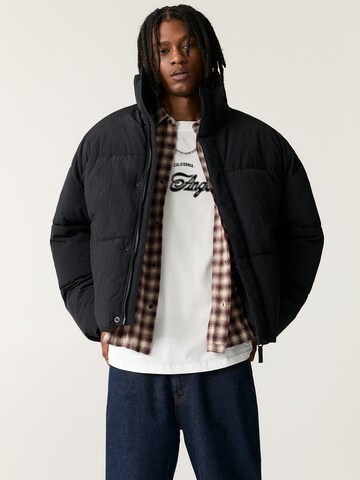 Pull&Bear Winterjas in Zwart: voorkant