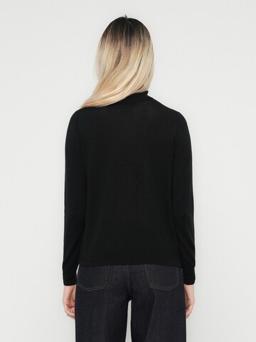 Pull-over GAP en noir : derrière