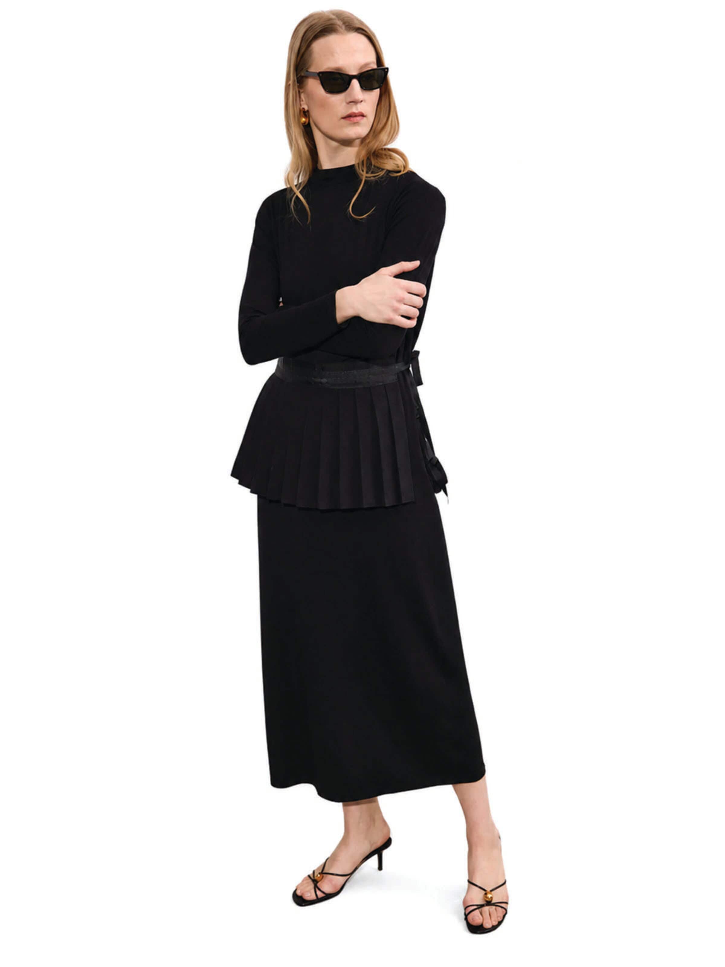 Robe 'Basic Viscose Dress' Touché Privé en noir : devant