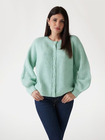 GUESS Strickjacke in Grün: Vorderseite