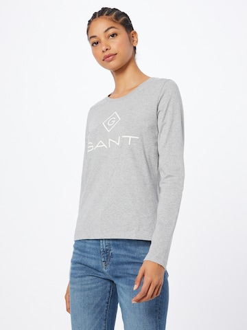 T-shirt GANT en gris : devant