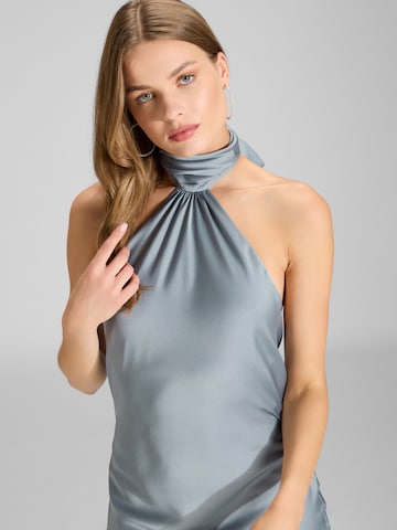 Rochie de seară de la SWING pe albastru