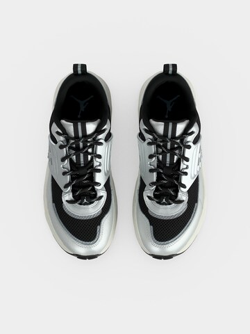 pelēks Jordan Zemie brīvā laika apavi 'Trunner'