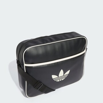 ADIDAS ORIGINALS Umhängetasche 'Airliner' in Schwarz