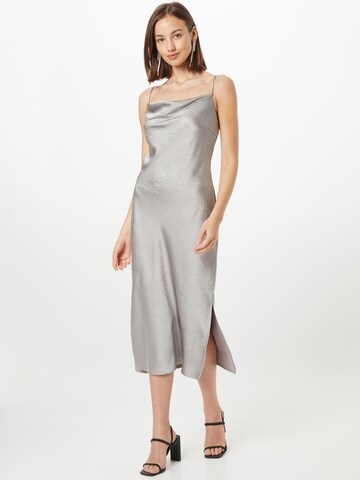 Robe de cocktail 'Rich' JUST FEMALE en gris : devant