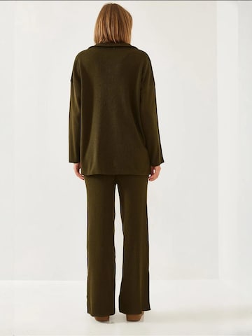 Completo pantalone di Bianco Lucci in verde