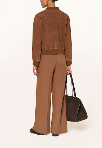 darling harbour Regular Pleat-Front Pants in Brown: back