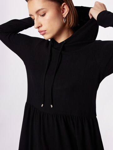 Robe 'Svenja' ABOUT YOU en noir