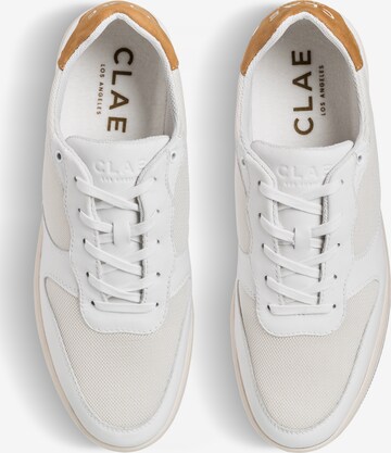 Baskets basses 'Malone' CLAE en blanc