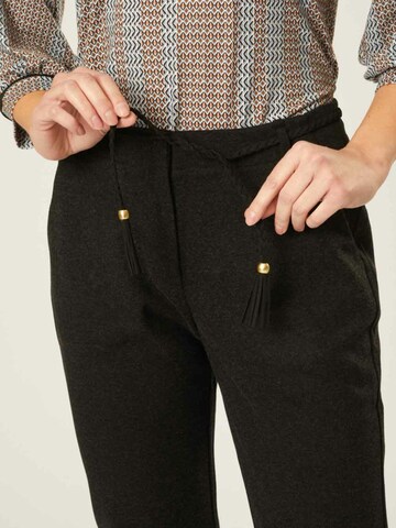 Quiosque Regular Trousers in Grey