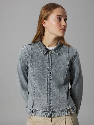 LMTD Between-season jacket in Grey: front