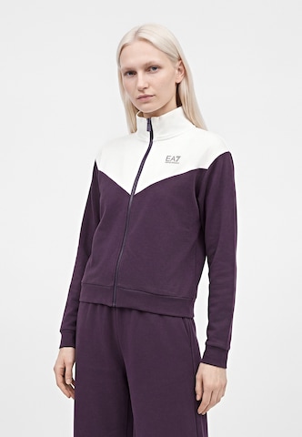 Trening de la EA7 Emporio Armani pe mov
