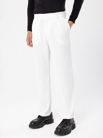 Antioch Regular Trousers in White: front