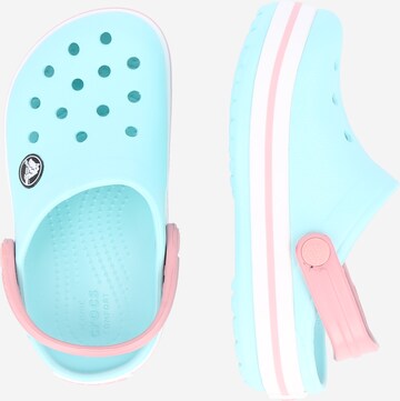 Crocs حذاء مفتوح بلون أزرق