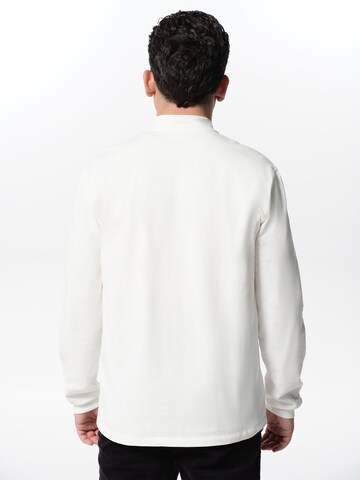 ABOUT YOU x Jaime Lorente - Camisa 'Pierre' em branco