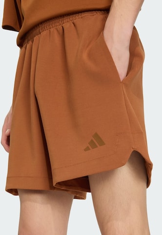 ADIDAS SPORTSWEAR - Loosefit Pantalón deportivo 'Lux' en marrón