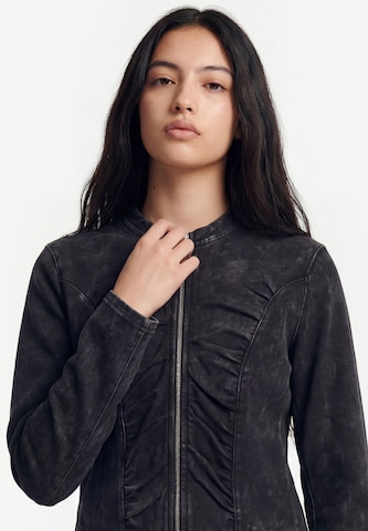 myMo ROCKS Between-Season Jacket in Black