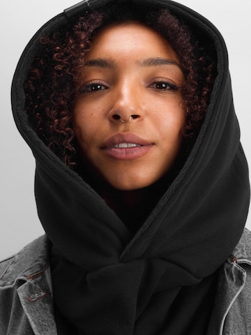 Manufaktur13 Scarf 'Hooded Loop' in Black