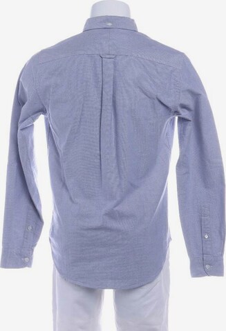 Closed Button Up Shirt in S in Blue