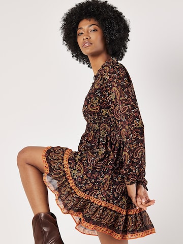 Robe Apricot en mélange de couleurs