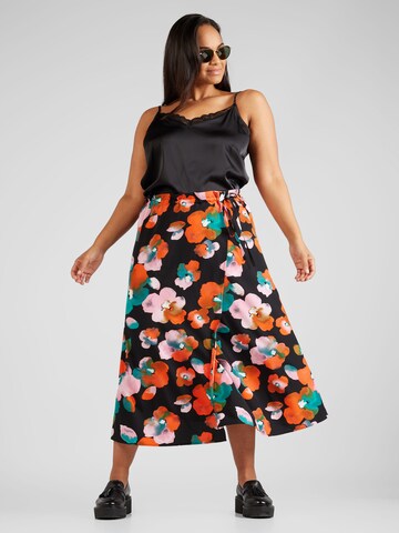 Vero Moda Curve Skirt 'SOFIE' in Black