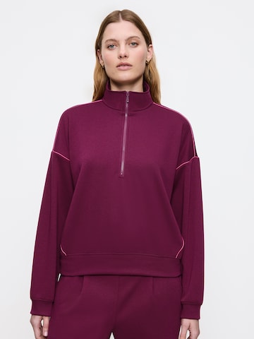 TRIUMPH - Sudadera 'MyWear' en rojo: frente