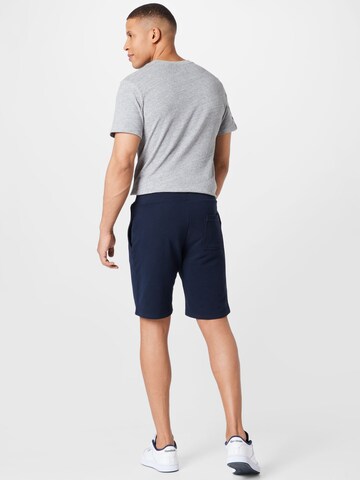 Superdry Regular Shorts in Blau