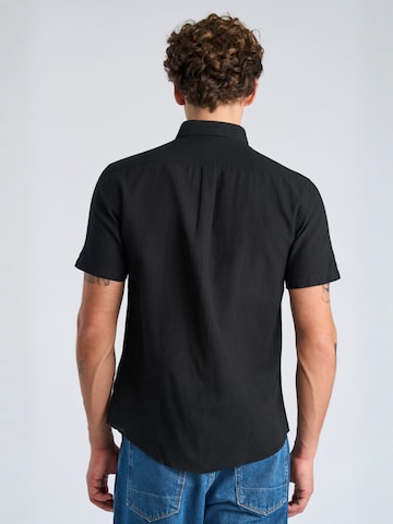 Coupe regular Chemise Lindbergh en noir
