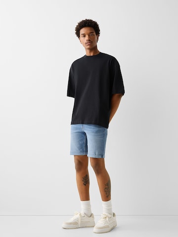 Bershka Regular Shorts in Blau